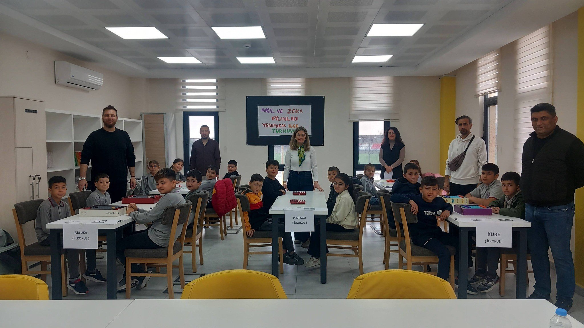 Yenipazar'da minik zihinler yarıştı, şampiyonlar belli oldu