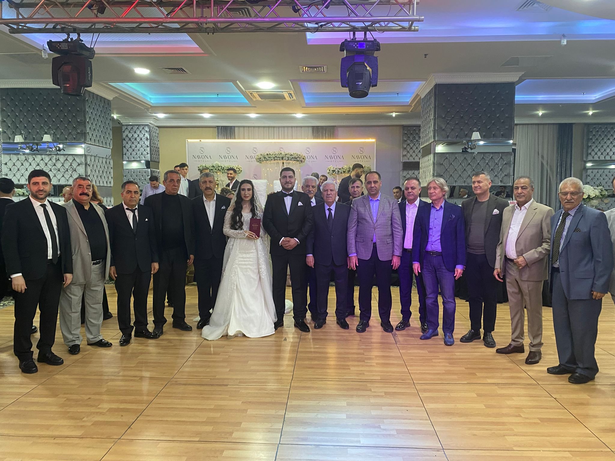 Mersin'de Görkemli Düğün: Merve ve Mahmut Evlendi