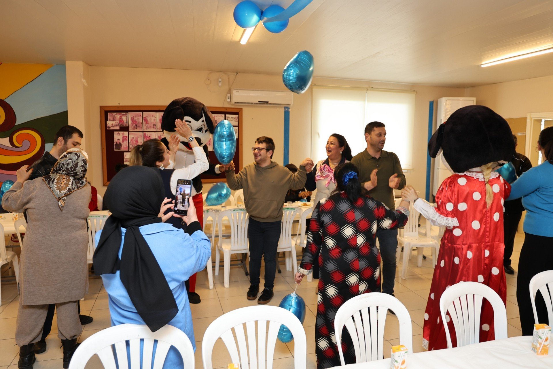 Toroslar’da Renkli Dokunuş: Otizm İçin El Ele Verdiler!