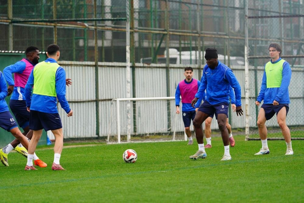 Rize'de Kritik Erteleme Maçı Öncesi Antrenman Mesaisi