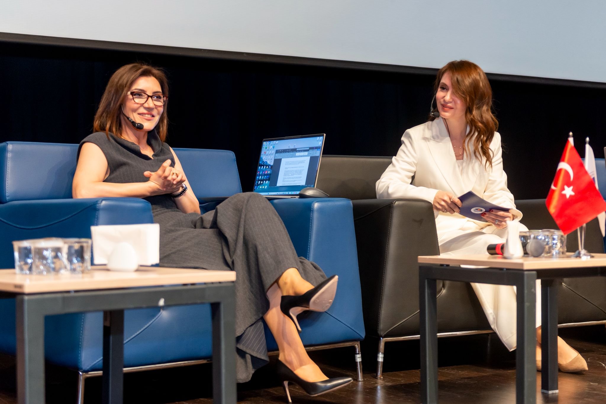 A1319A2D D769 4B8C 8D3C E161F4A59Eeb