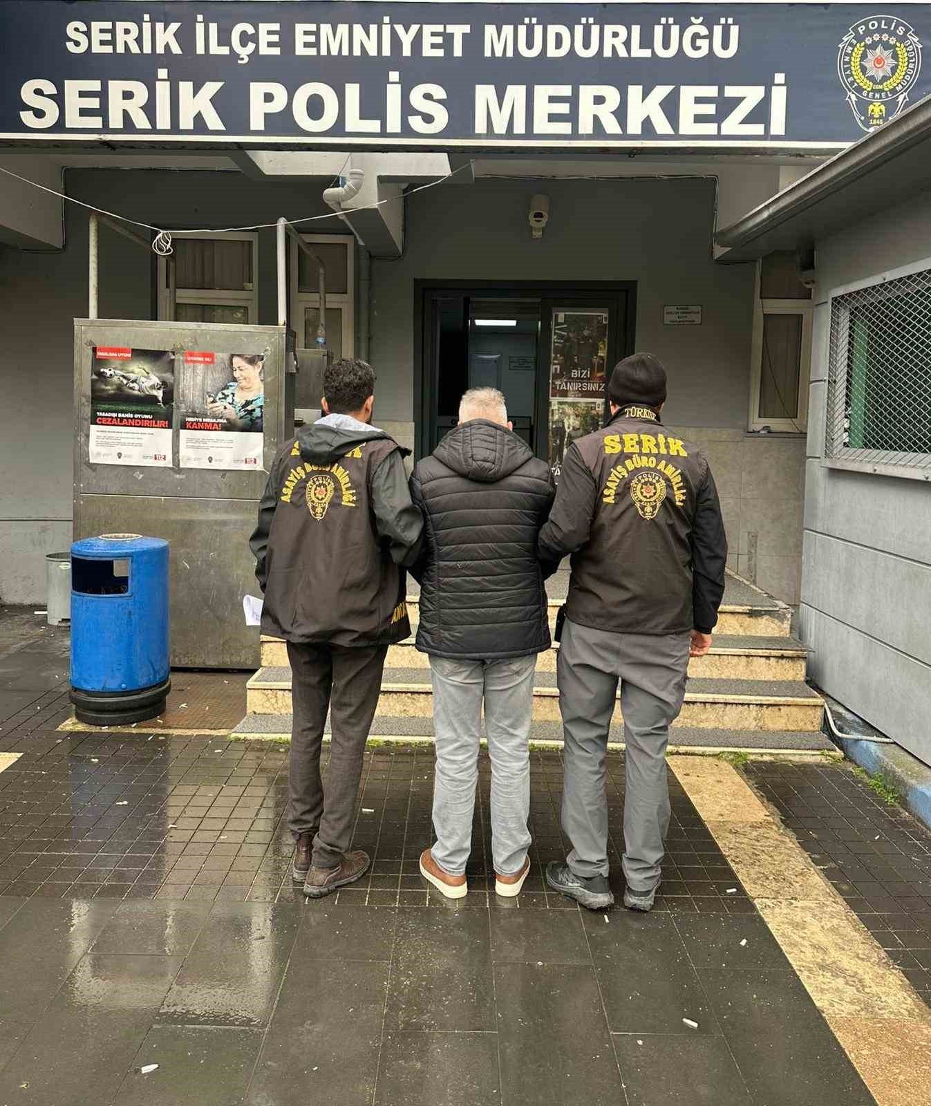 10 yıldır firari olan hükümlü Serik'te yakalandı