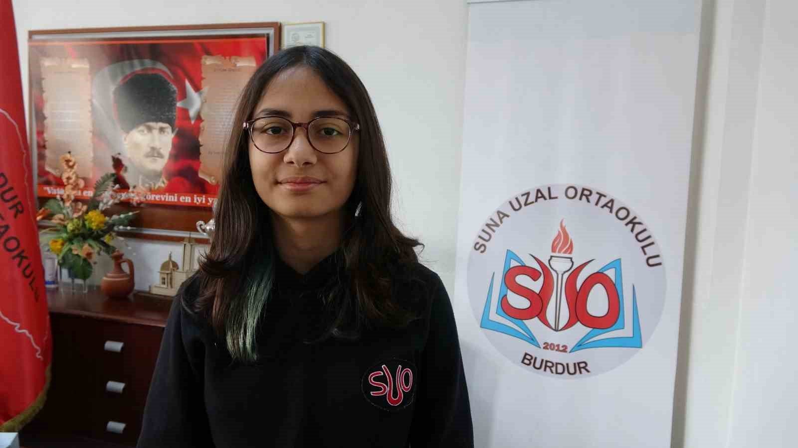 13 yaşındaki Defne Güler Amerikan Matematik Olimpiyatları'nda altın madalya kazandı