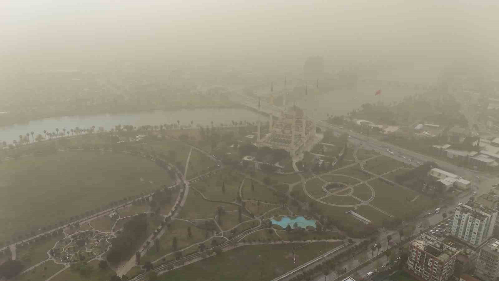 Adana'da toz taşınımı havadan görüntülendi