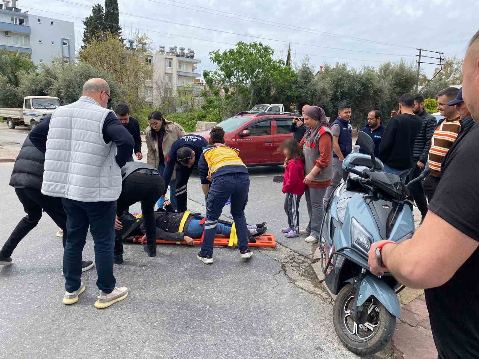 Annesini kazada yaralayıp kaçan sürücüyü, gözyaşlarıyla babasına şikayet etti