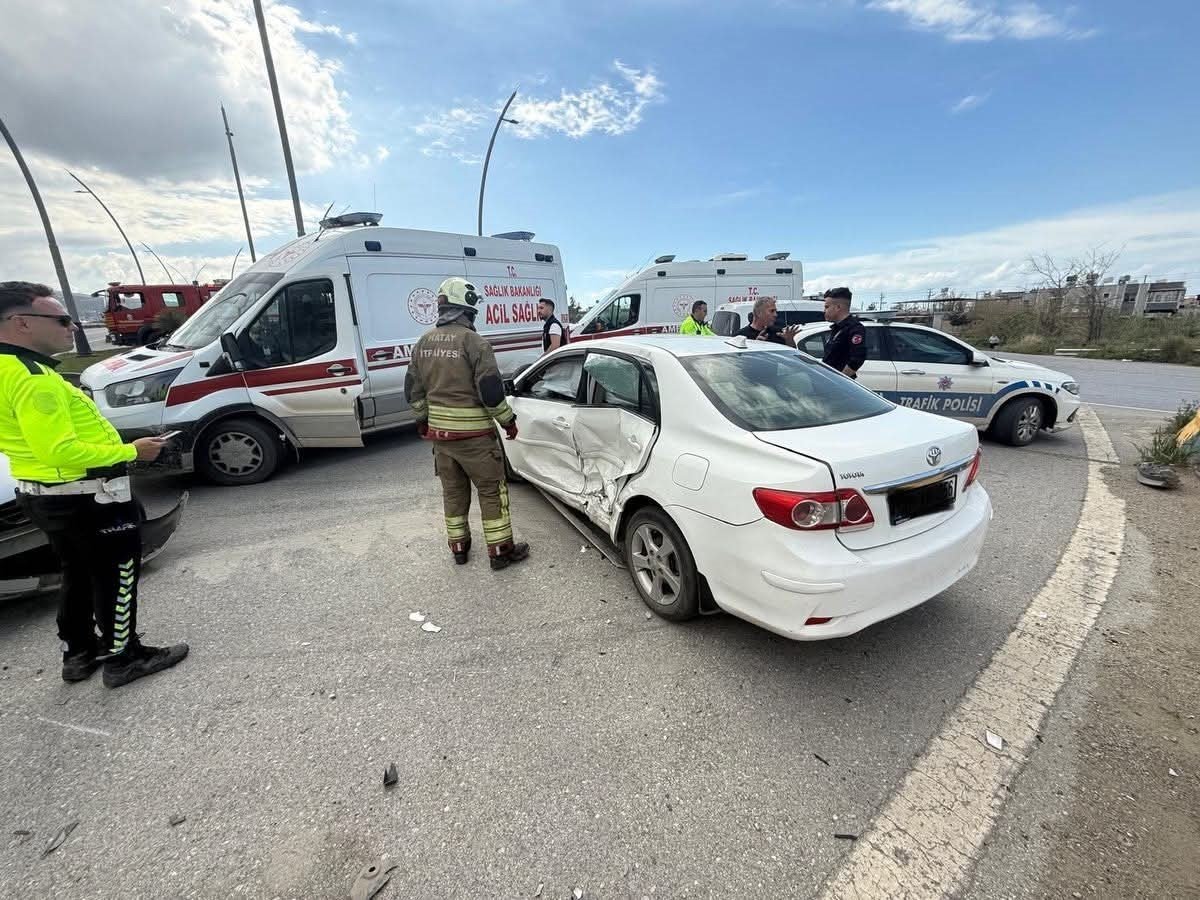 Arsuz'da trafik kazası: 1 yaralı