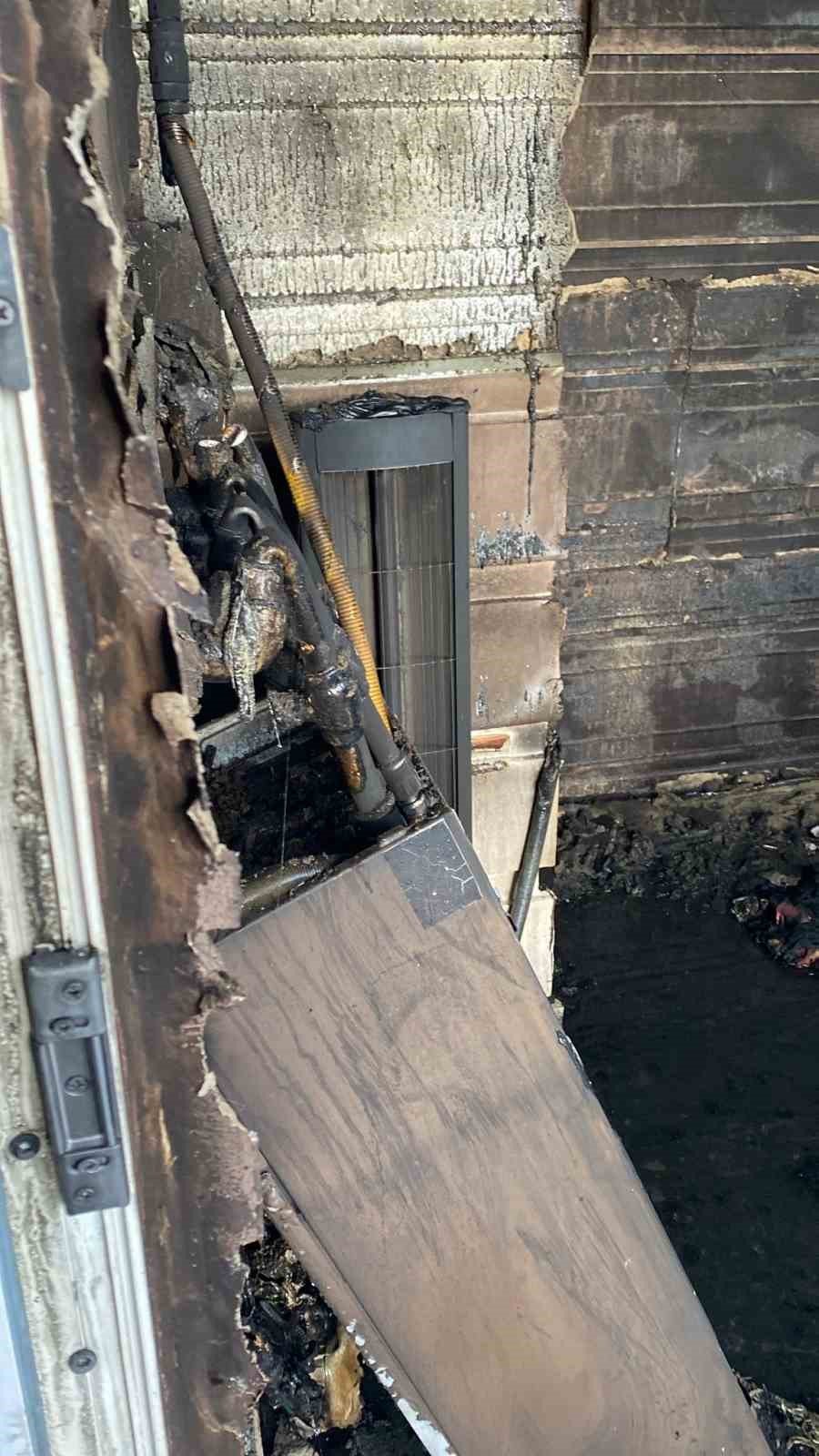 Burdur'da evin balkonunda çıkan yangın korkuttu