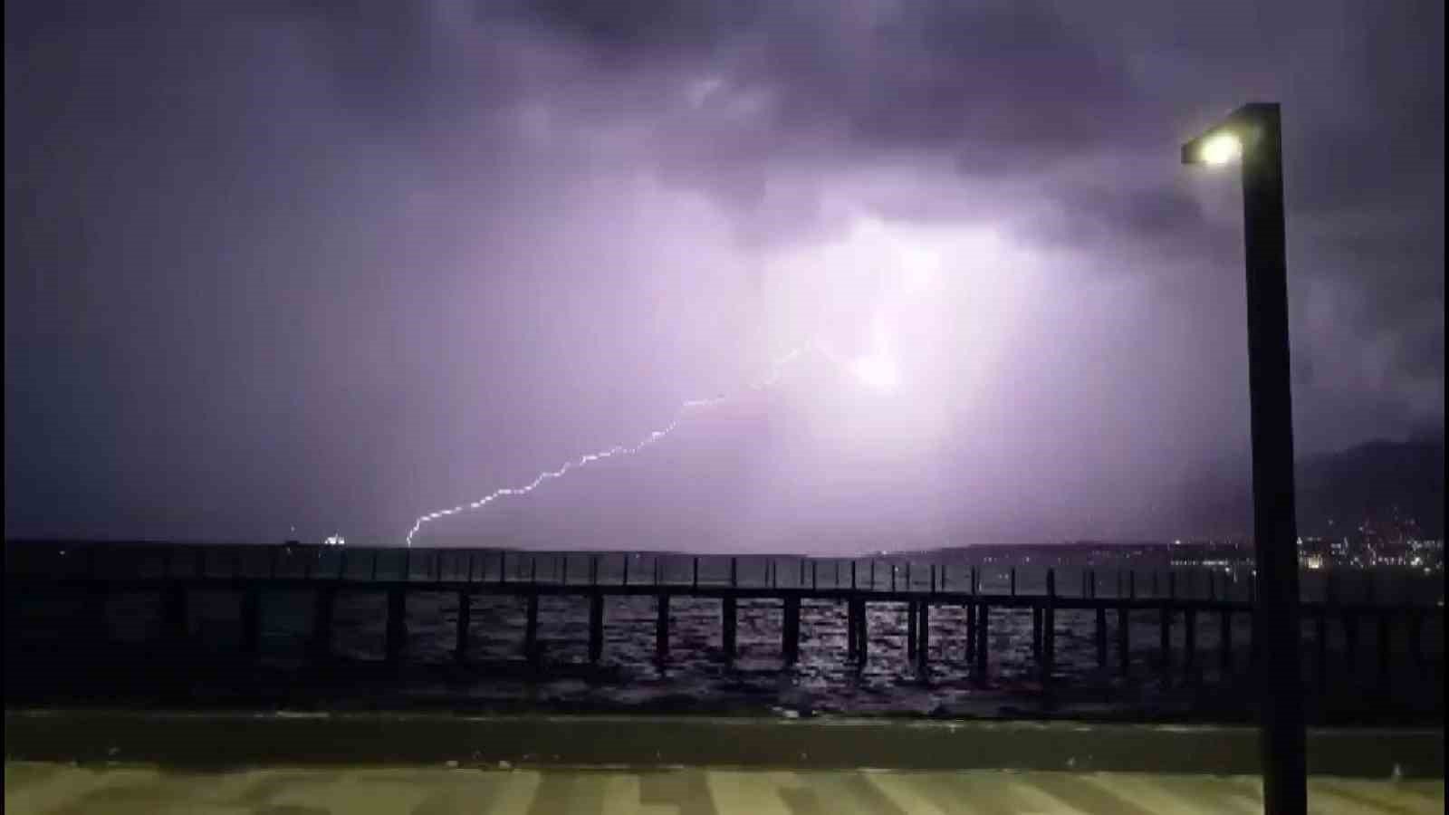 Hatay'da şiddetli yağış etkili oldu