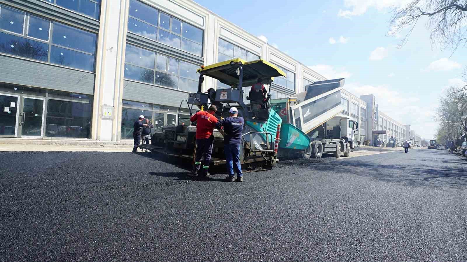 Kahramanmaraş'ta yapımı tamamlanan Toptancılar Sitesi yoluna asfalt