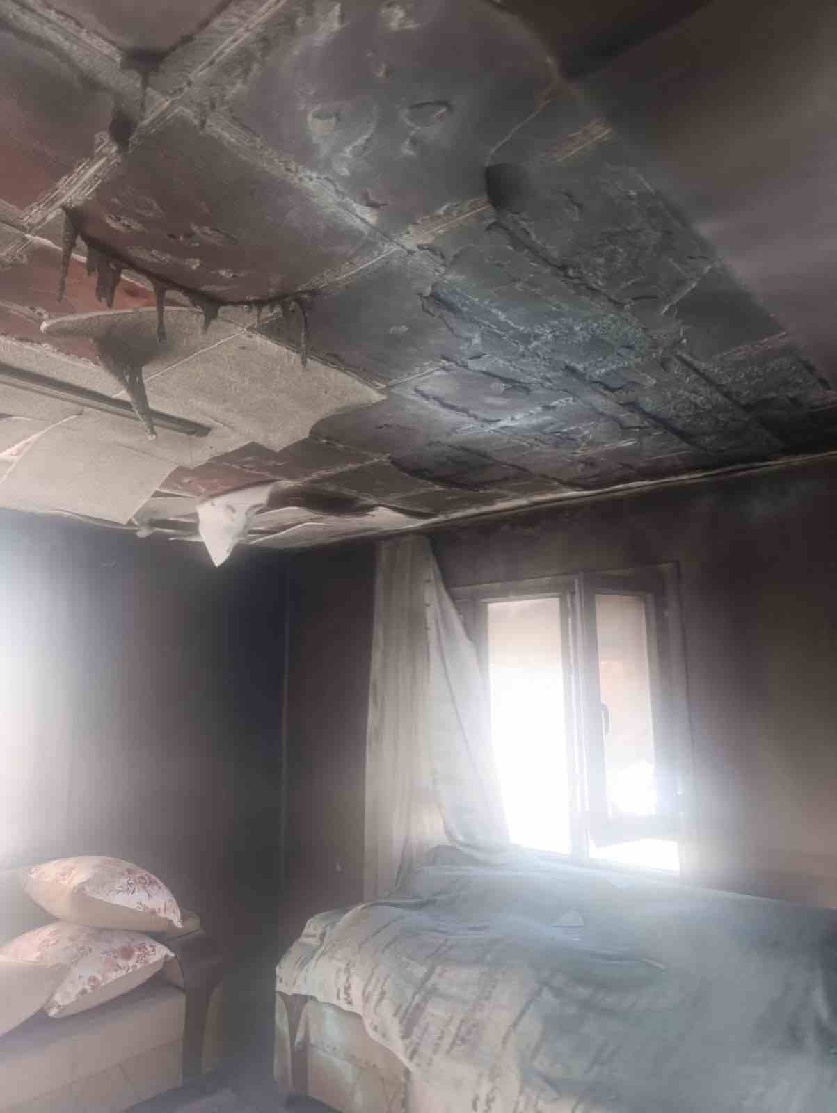 Kumlu'da ev yangını