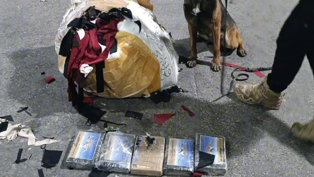 Mersin'de bir işyerinde 5 kilo 872 gram kokain ele geçirildi