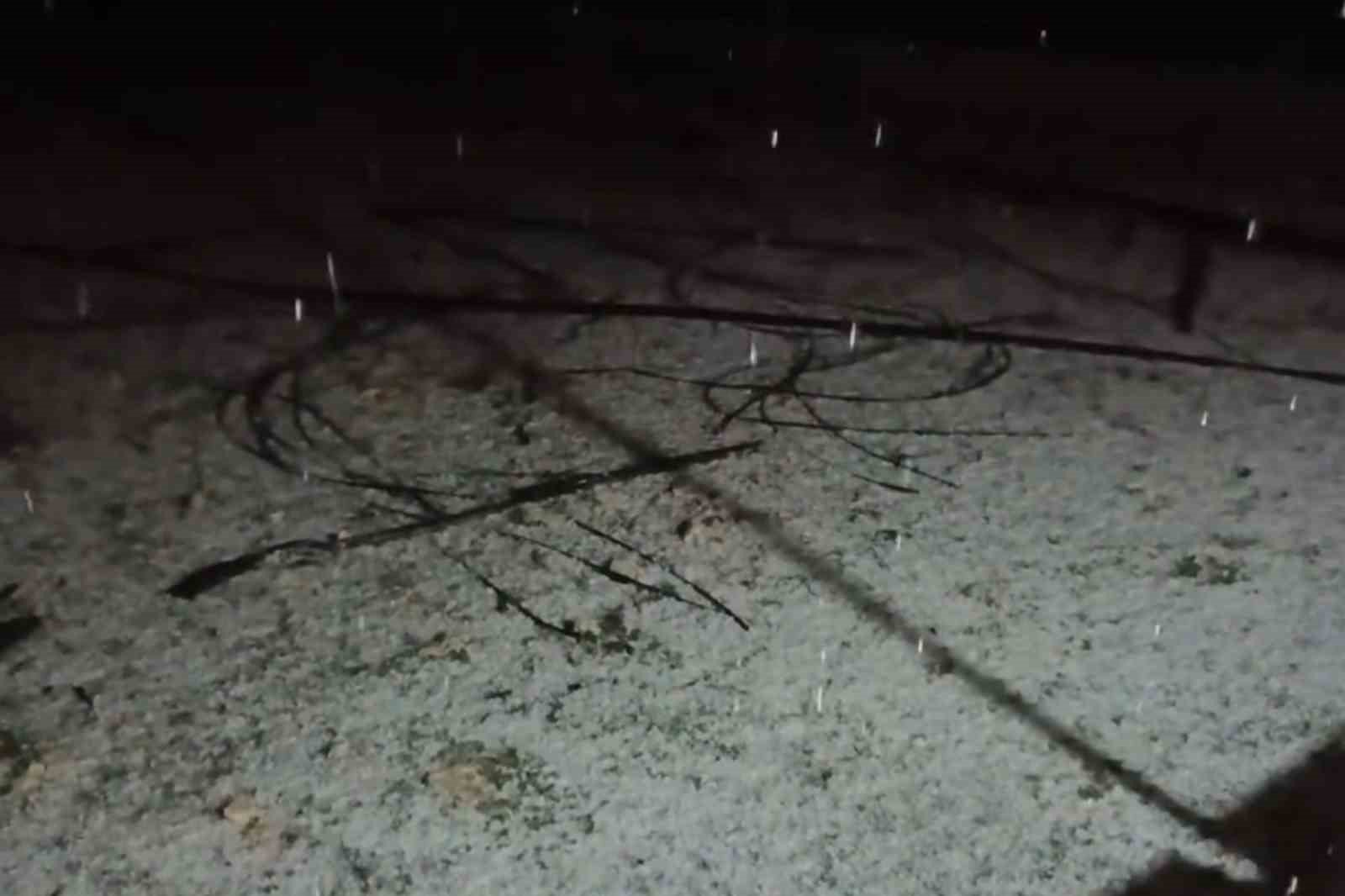 Erdemli ve Silifke’de Dolu Baskını: Kar Manzaraları Oluştu