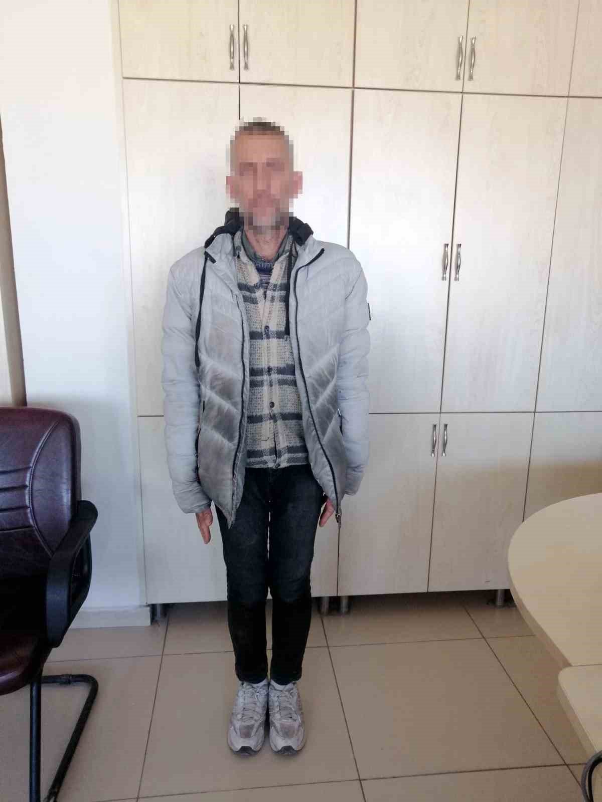 Pes dedirten dolandırıcılık: Topladığı ürünleri seyyar tezgahta sattı