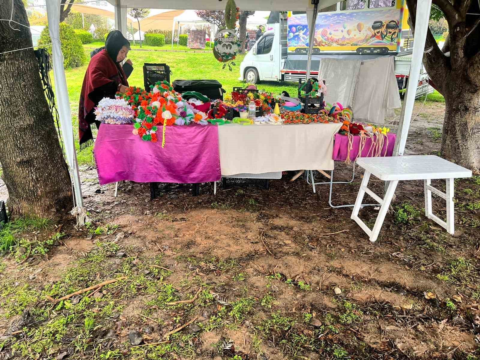 Portakal Çiçeği Karnavalı'na yağmur engeli