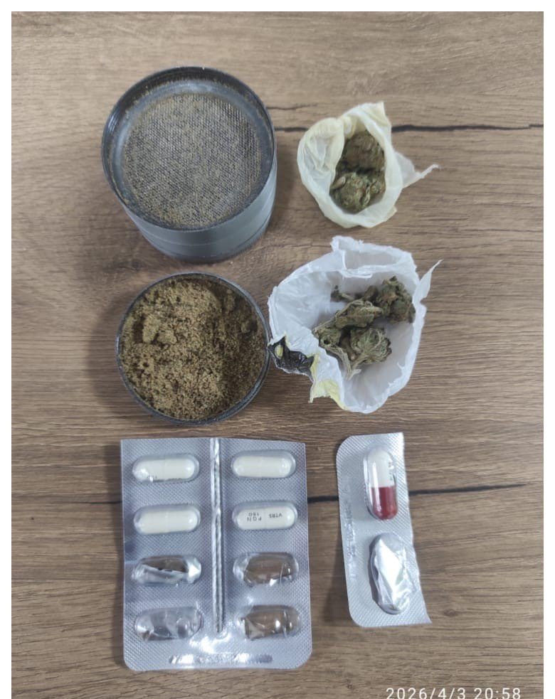 Reyhanlı'da durdurulan araçta uyuşturucu ve kurusıkı tabanca ele geçirildi