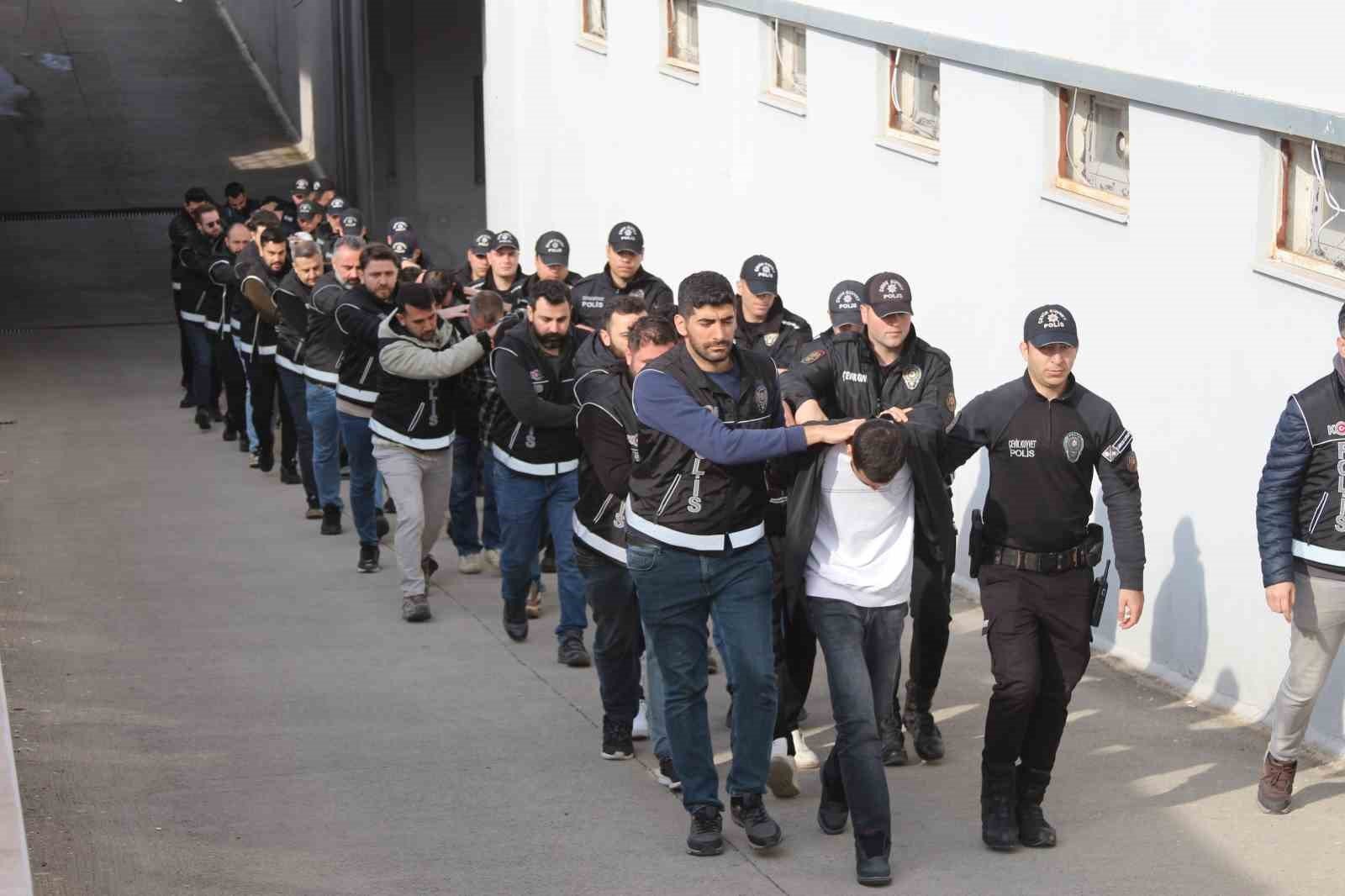 Tarihi baskın: Atık tesisi değil sigara fabrikası, 170 milyon TL'lik ürün ele geçirildi