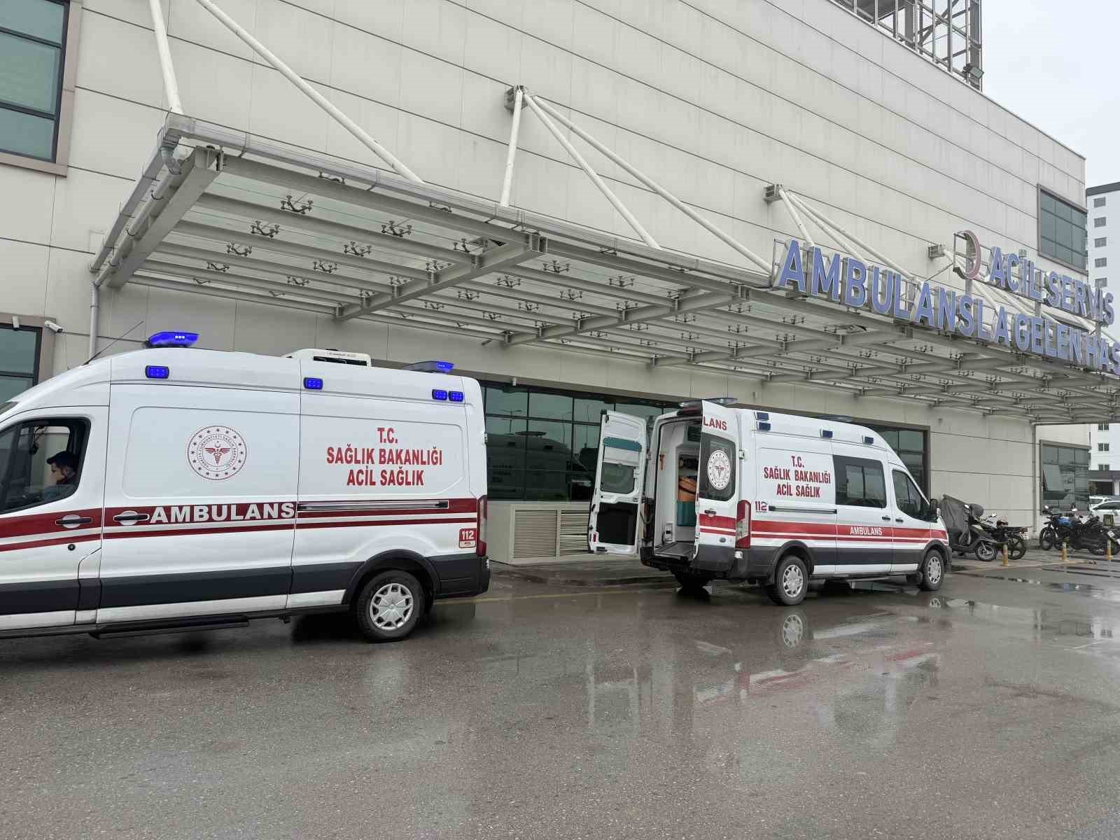 Tarsus'ta 3 öğrenci çiğ köfteden zehirlendi