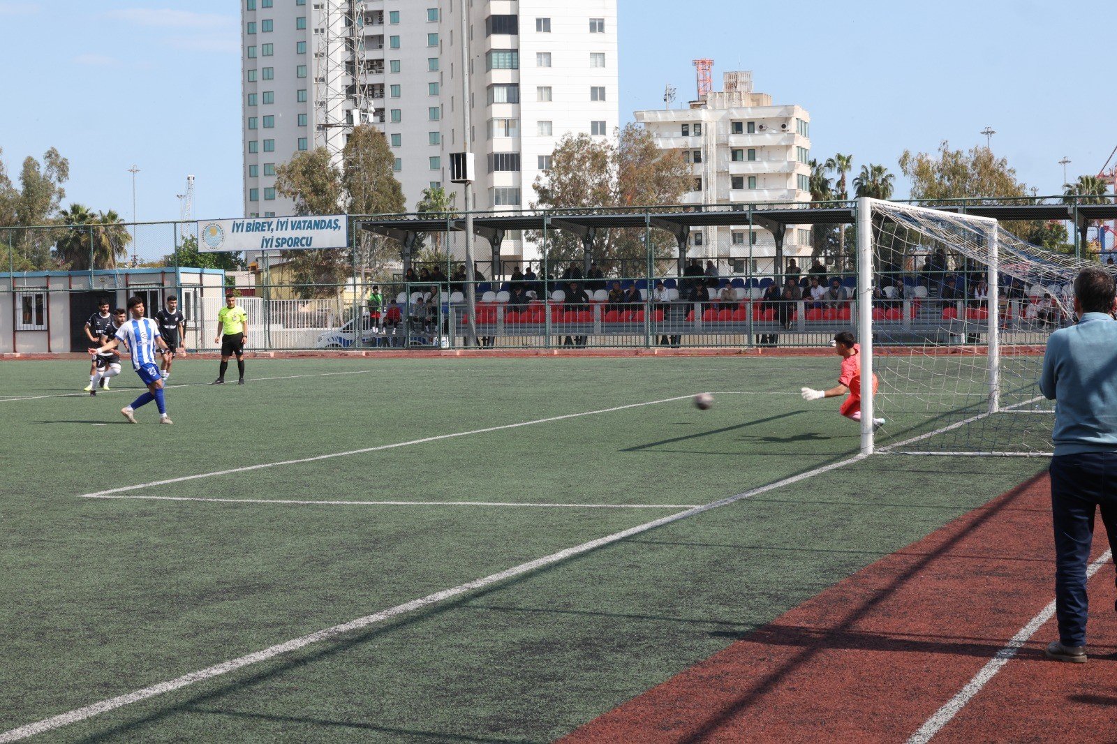 Cb2Ee377 511C 4432 Ba6B Ab343A25C82C