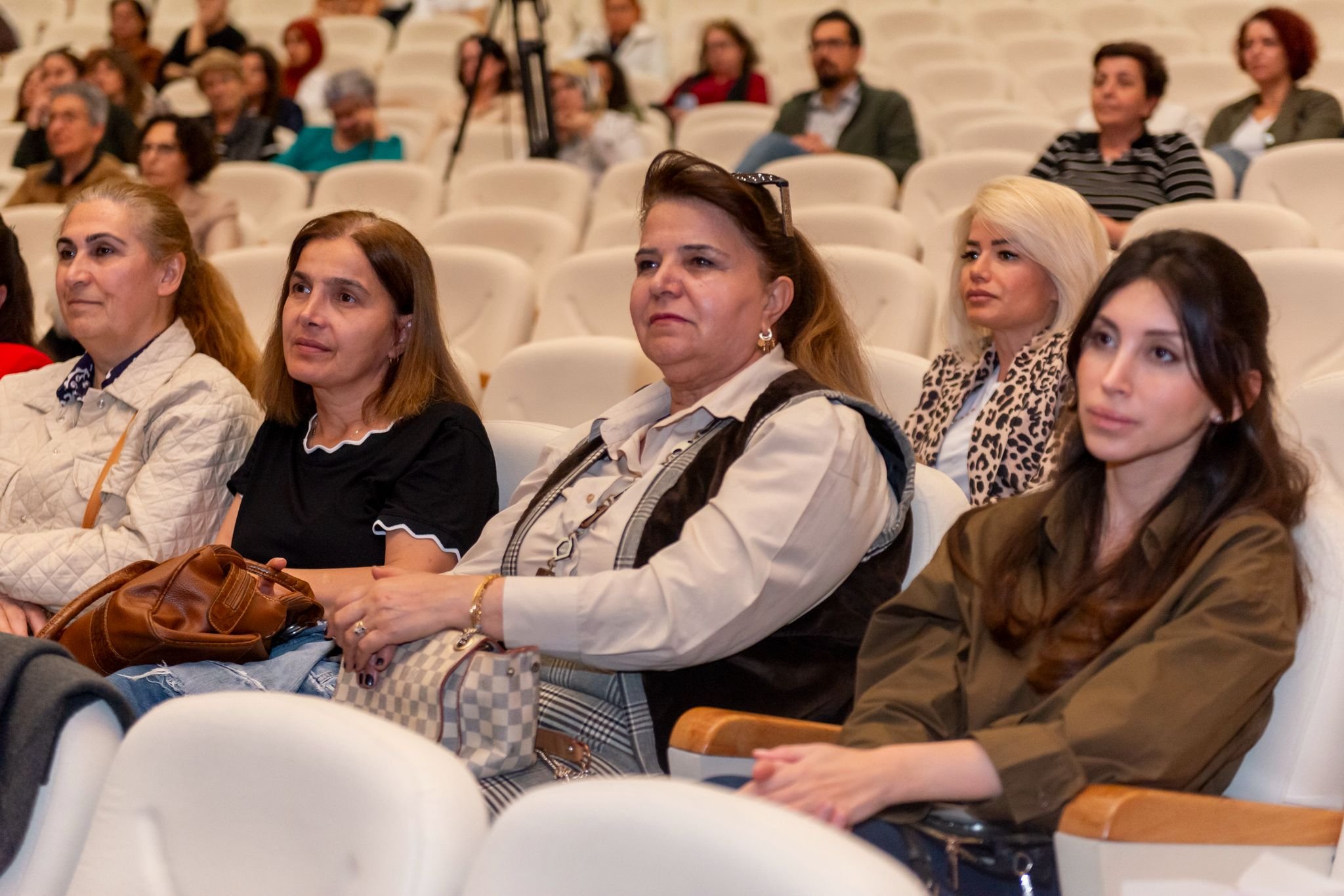 E51Ddddf 9C42 4Bc3 B8De C4F09Fd4Aa12