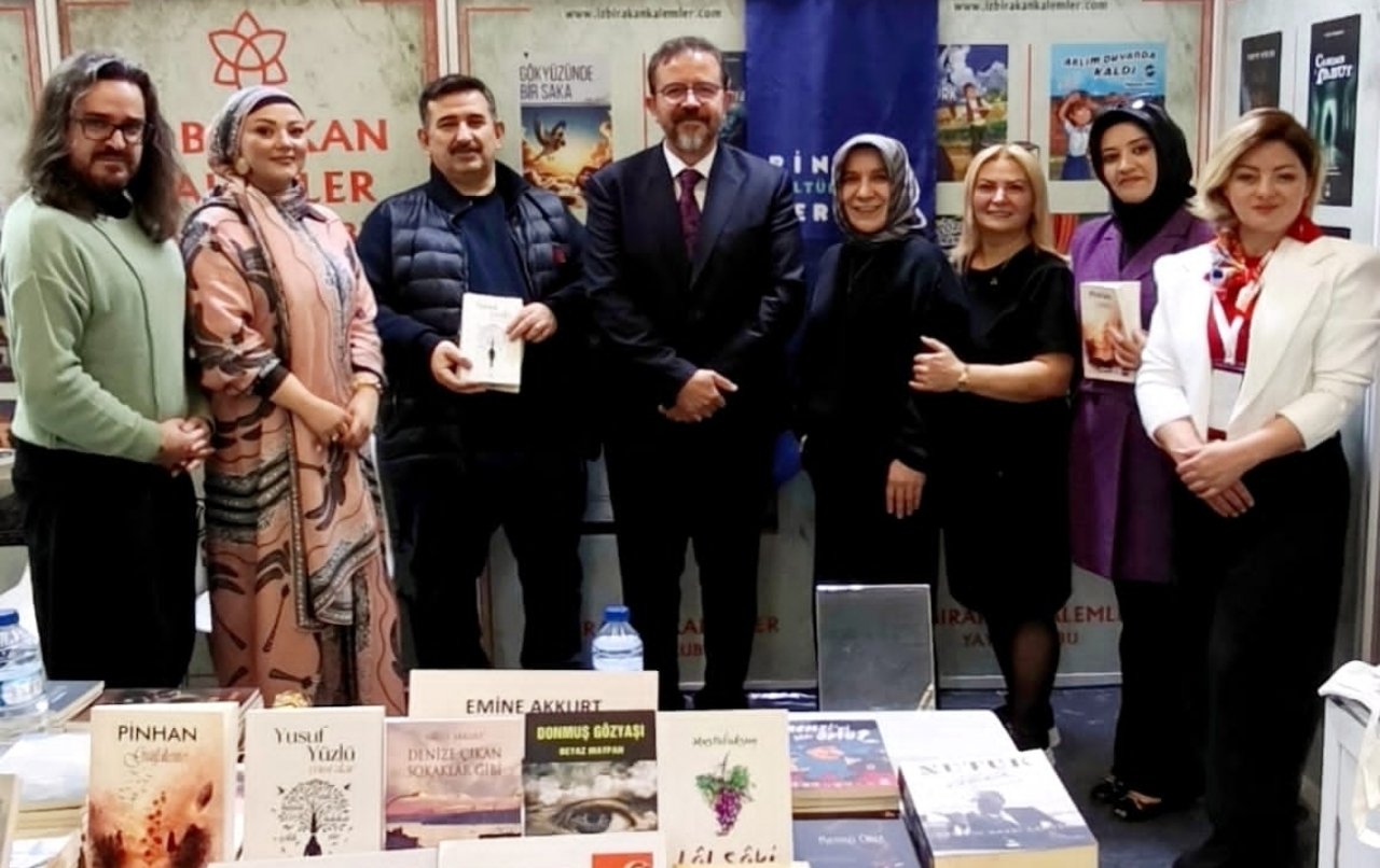 Pinhan Fuarda İz Bıraktı, Şiir Okurla Buluştu