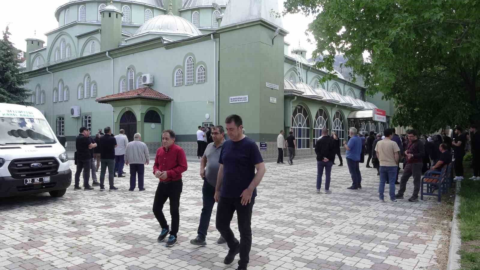 Kazada hayatını kaybeden Prof. Dr. İsmail Kır son yolculuğuna uğurlandı