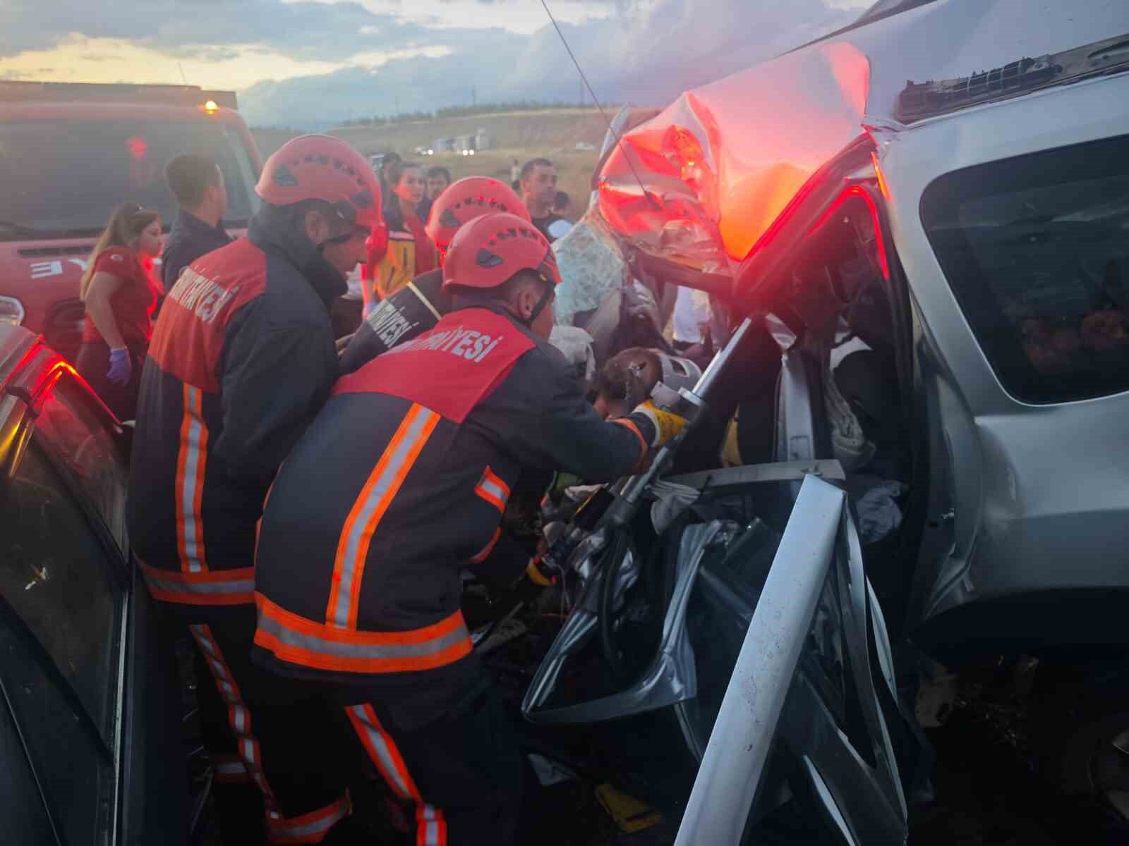Mersin'de zincirleme kaza: 1 ölü, 5 yaralı