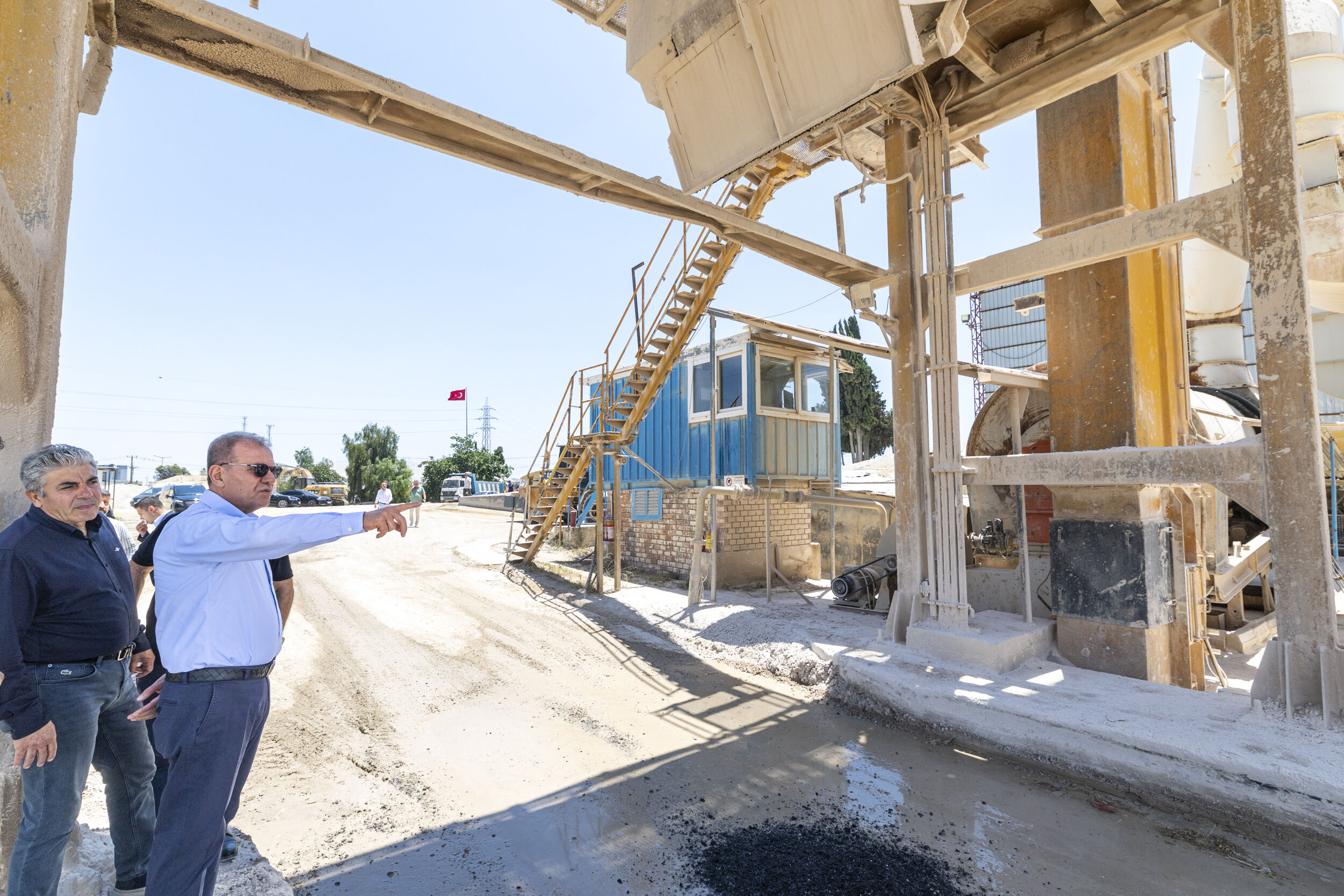 Başkan Seçer, Yol Yapim, Bakim Ve Onarim Dai̇resi̇ Başkanliği’nin Yeni̇ Yerleşkesi̇ni̇ Zi̇yaret (1)