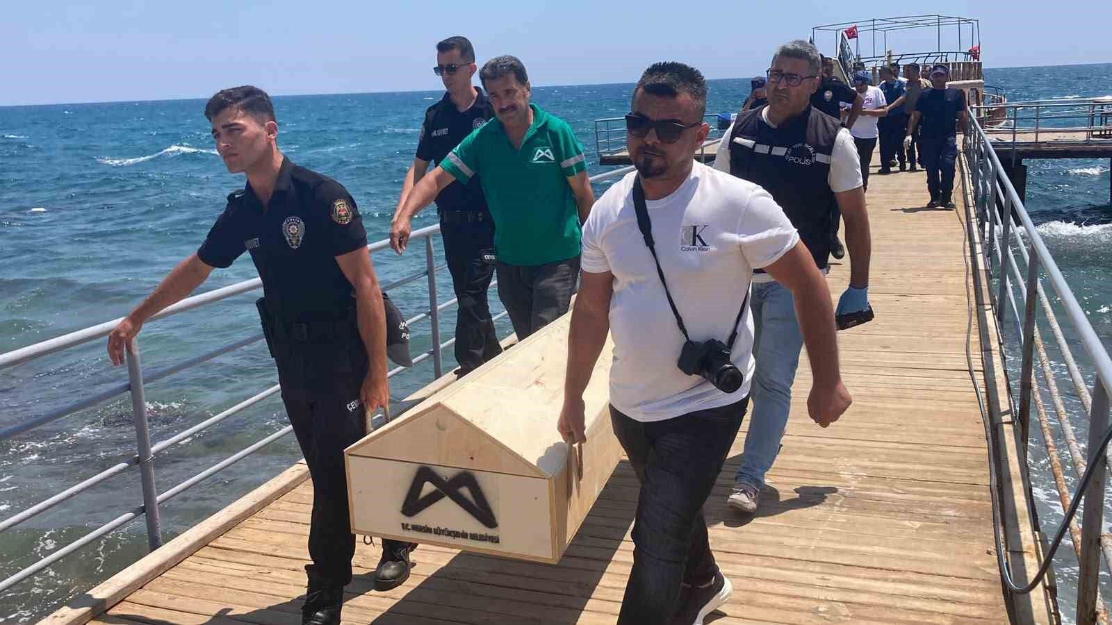 Erdemli'de Denizde Hareketsiz Bulunan Şahıs Ölü Çıktı