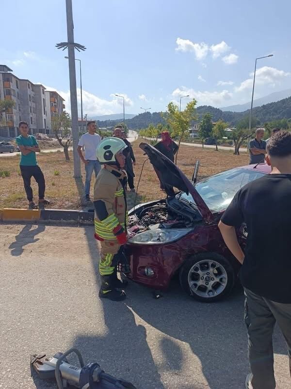 Yayladağı'nda trafik kazası:6 yaralı