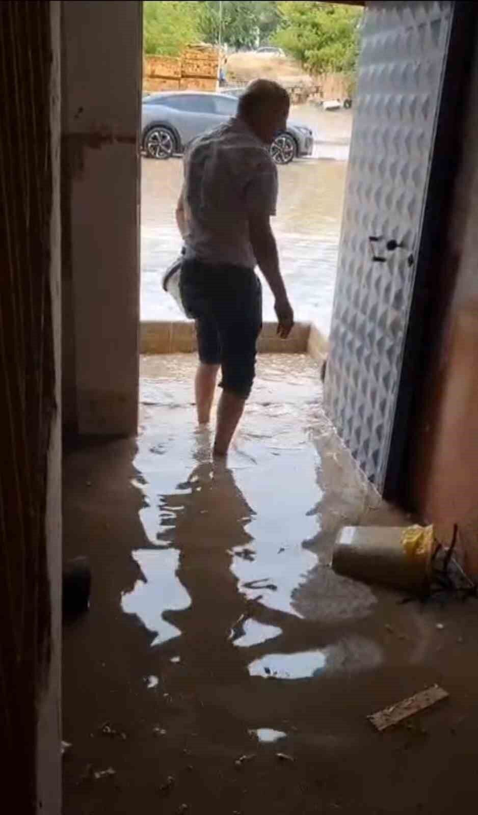 Adana'da şiddetli sağanak
