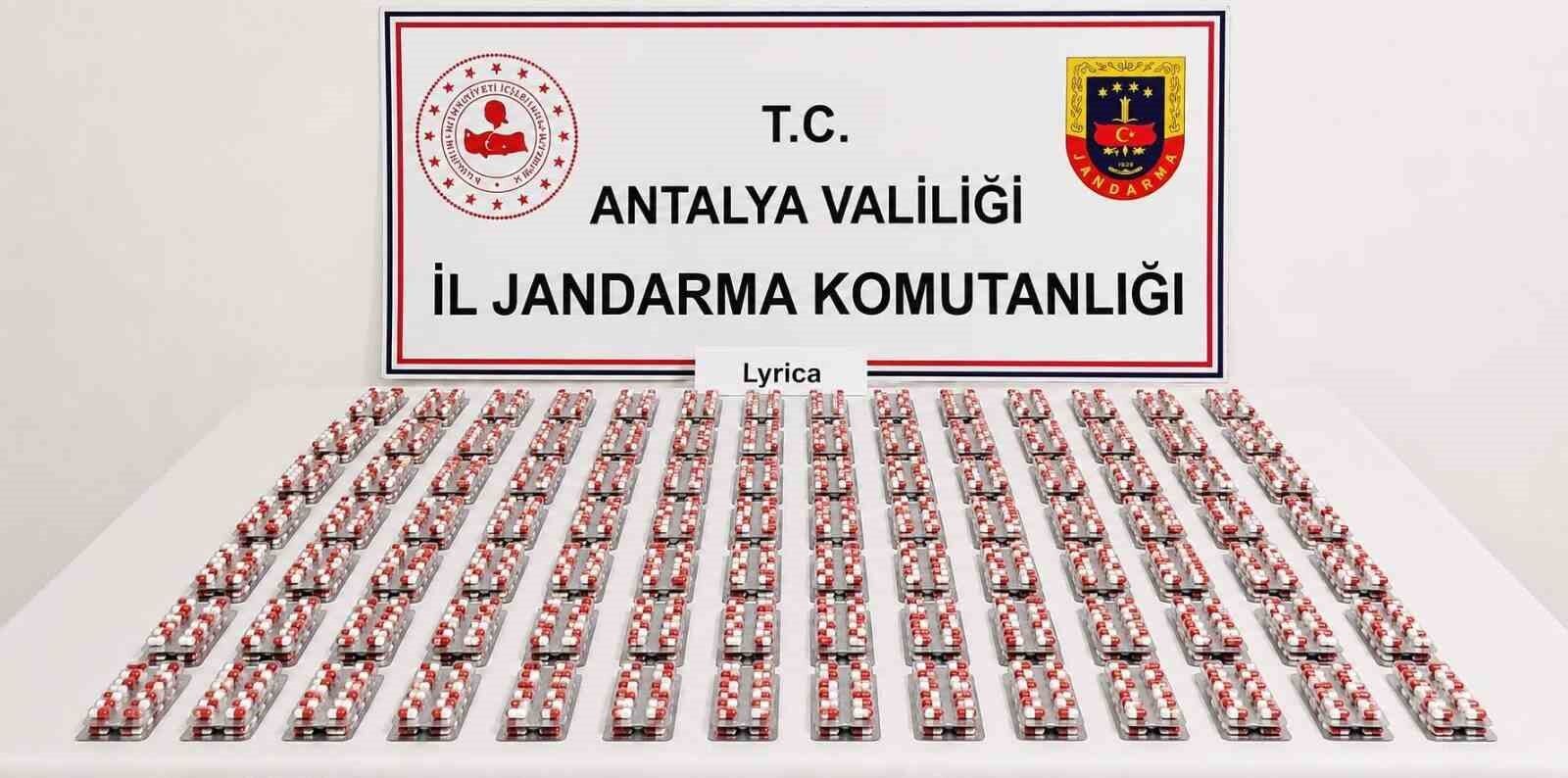 Döşemealtı'nda uyuşturucu operasyonu: 5 gözaltı