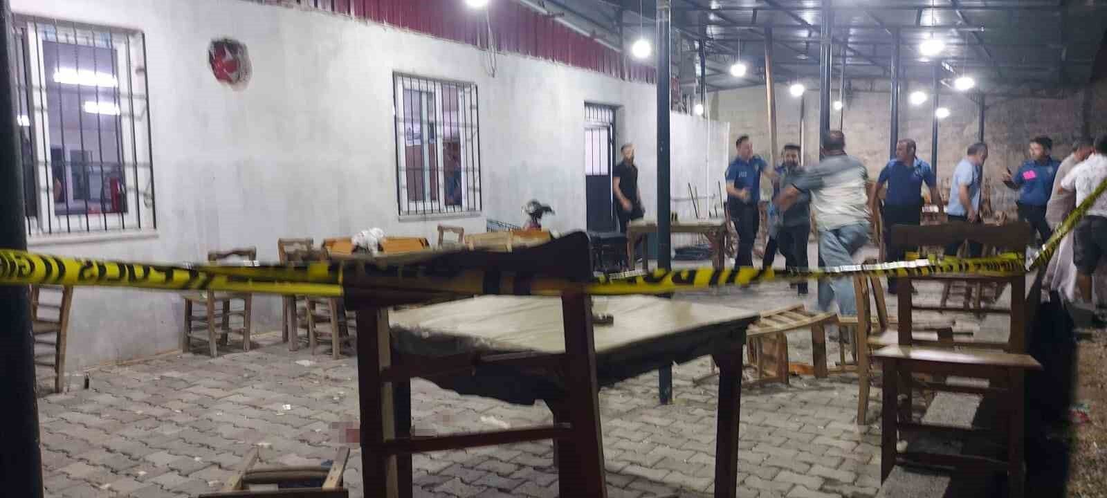 Mersin'de kahvehaneye silahlı saldırı: 1 ölü, 4 yaralı