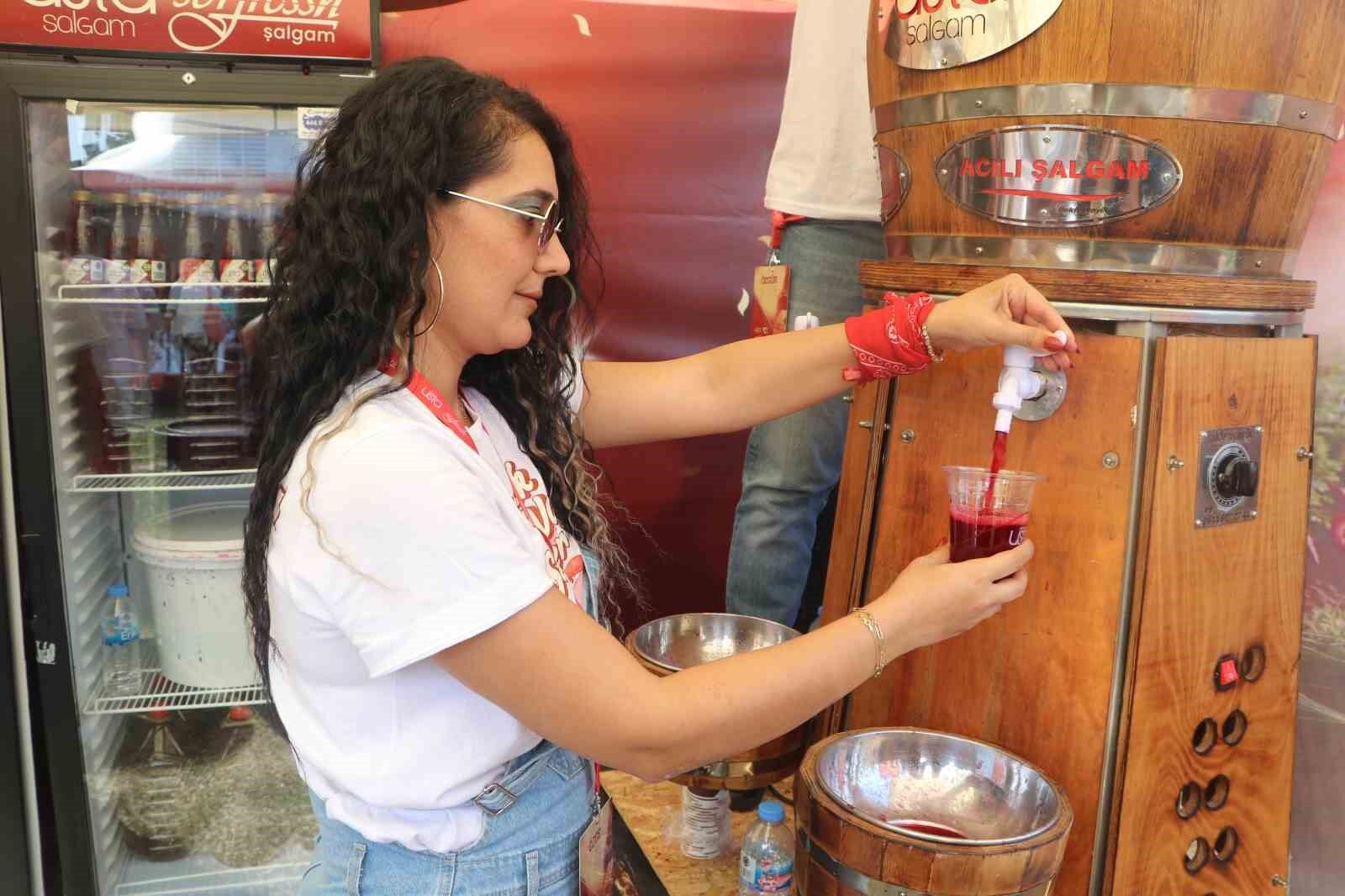 Adana'da 'Lezzet Festivali' başladı: 3 gün damaklar şenlenecek