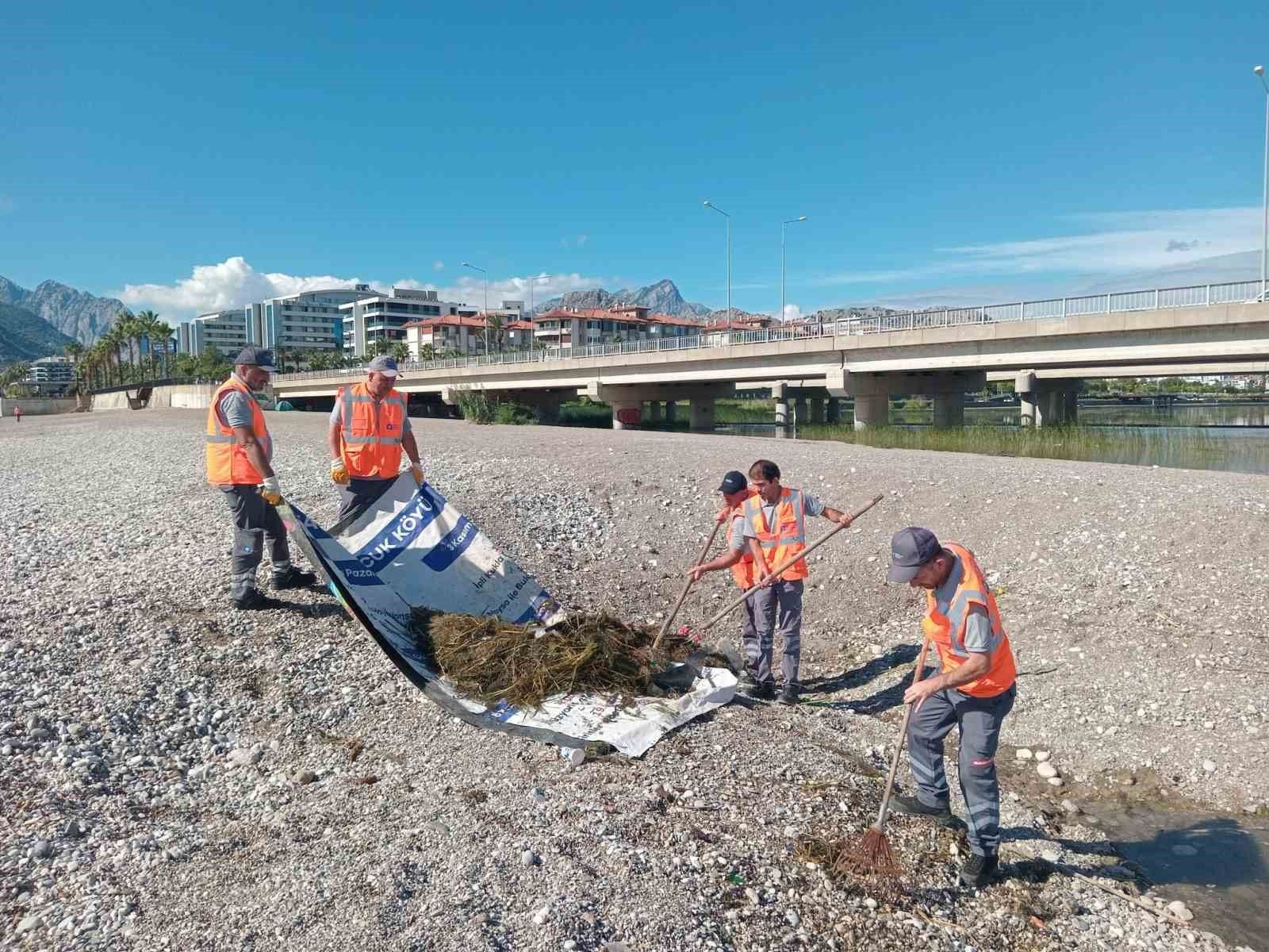 Antalya'da şiddetli yağışın ardından hasar tespit çalışmalarına başlandı