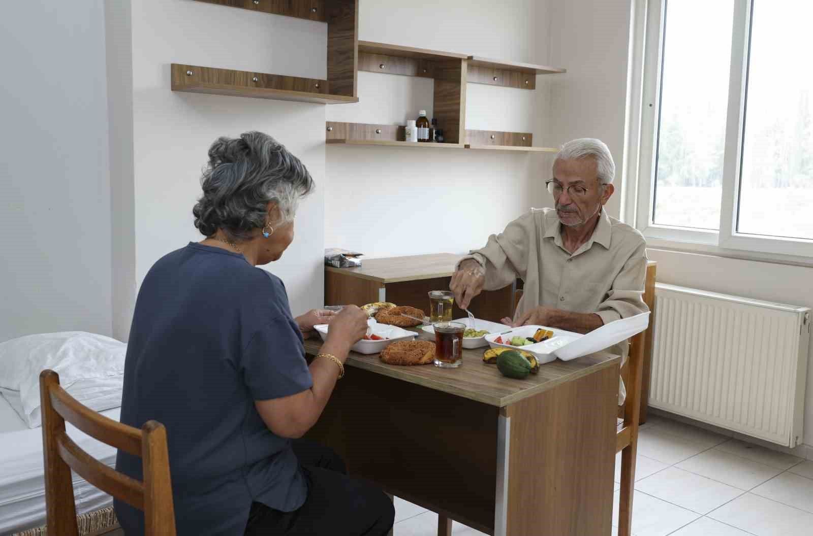 Mersin'de refakatçi evi 6 bin 500 hasta ve yakınını ağırladı